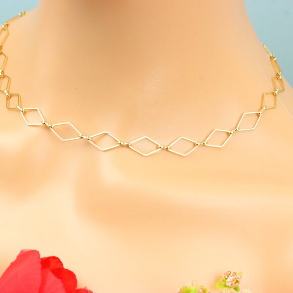Delicate & Contemporary Necklace Chain, A Lovely Choice for Women, EVCH1846 - Picture 6 of 10